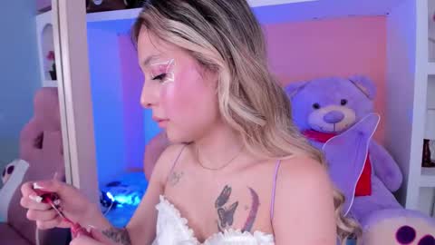 Lunna online show from October 31, 11:11 am