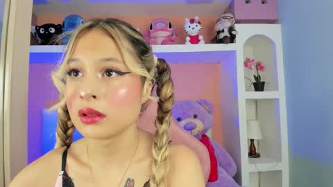 Lunna online show from November 3, 11:00 am