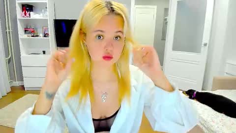 Snapshot of miss__selena chatting on December 1, 1:05 pm miss__selena online show from December 1, 1:05 pm