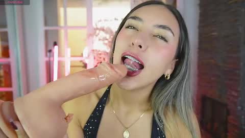 Zoe online show from April 24, 6:10 pm