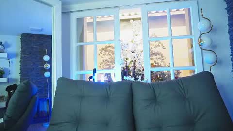 Zoe online show from June 16, 6:10 pm