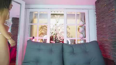 Zoe online show from August 1, 6:07 pm