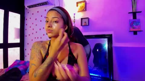 Snapshot of miss_akemi chatting on October 19, 2:07 pm Akemi 3 online show from October 19, 2:07 pm