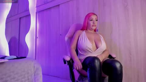 Snapshot of miss_amarantha1 chatting on February 13, 12:12 pm A M A R A N T H A online show from February 13, 12:12 pm