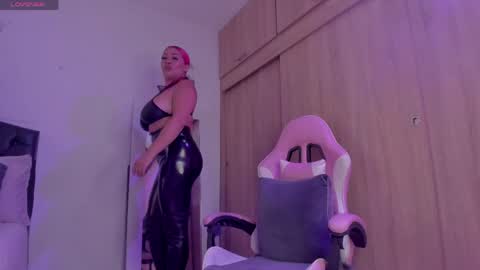 Snapshot of miss_amarantha1 chatting on April 13, 12:10 pm A M A R A N T H A online show from April 13, 12:10 pm