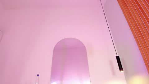 Snapshot of miss_ambrer chatting on April 30, 4:19 am Amber online show from April 30, 4:19 am