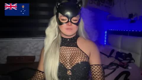 Call me  Miss Antonette  online show from May 19, 12:16 am