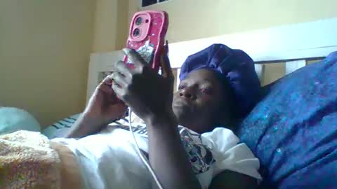 Snapshot of miss_atitude chatting on October 4, 8:23 am miss_atitude online show from October 4, 8:23 am