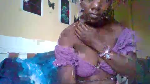 Snapshot of miss_atitude chatting on October 6, 5:49 am miss_atitude online show from October 6, 5:49 am