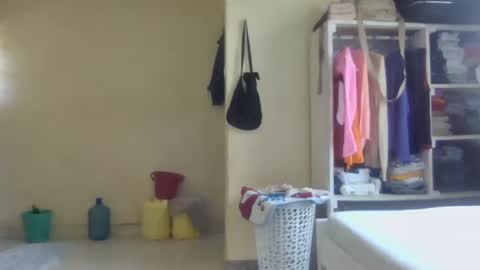 Snapshot of miss_atitude chatting on November 12, 6:47 am miss_atitude online show from November 12, 6:47 am