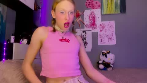 Snapshot of miss_barbie1 chatting on April 16, 3:18 am Anya online show from April 16, 3:18 am
