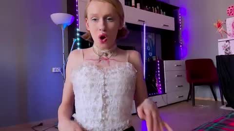 Snapshot of miss_barbie1 chatting on April 21, 8:31 am Anya online show from April 21, 8:31 am