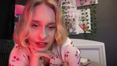 Snapshot of miss_barbie1 chatting on June 9, 5:13 pm Anya online show from June 9, 5:13 pm