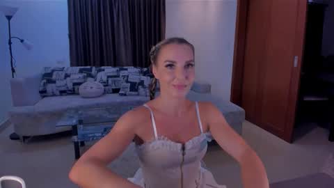 miss_bikini online show from September 17, 6:59 am