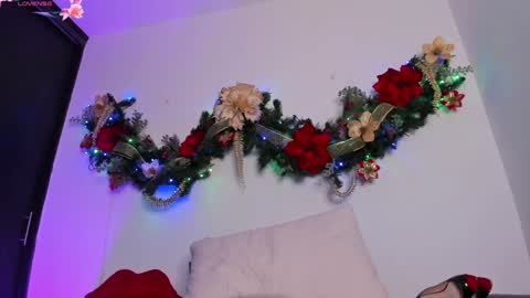 Snapshot of miss_charlize__ chatting on December 30, 12:00 am Charlize online show from December 30, 12:00 am