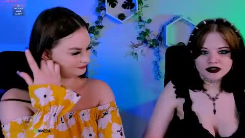 miss_courtney online show from July 22, 8:39 am