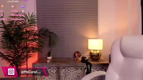 Snapshot of miss_curazao chatting on May 26, 12:45 pm CANDELA CASTRO online show from May 26, 12:45 pm