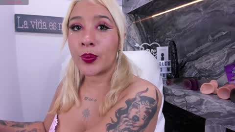 Danika online show from December 2, 2:19 pm
