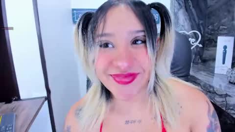 Snapshot of miss_danika chatting on April 9, 11:04 am Danika online show from April 9, 11:04 am