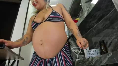 Snapshot of miss_danika chatting on April 23, 12:29 pm Danika online show from April 23, 12:29 pm