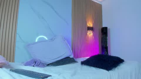 Snapshot of miss_elektranova chatting on March 27, 11:43 am elektra nova online show from March 27, 11:43 am