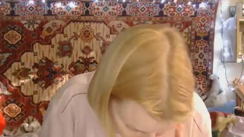 Elis online show from October 28, 12:09 pm