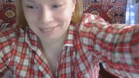 Snapshot of miss_elistia_ chatting on February 23, 10:34 am Elis online show from February 23, 10:34 am