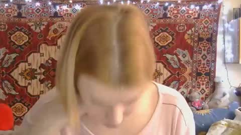 Snapshot of miss_elistia_ chatting on March 2, 12:23 pm Elis online show from March 2, 12:23 pm