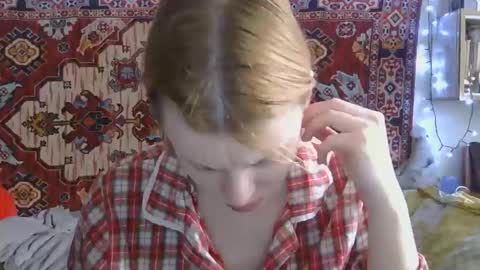 Snapshot of miss_elistia_ chatting on March 11, 11:38 am Elis online show from March 11, 11:38 am