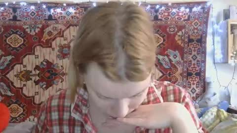 Snapshot of miss_elistia_ chatting on March 19, 10:52 am Elis online show from March 19, 10:52 am