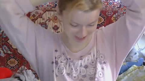 Snapshot of miss_elistia_ chatting on March 23, 10:41 am Elis online show from March 23, 10:41 am