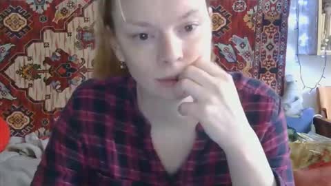 Snapshot of miss_elistia_ chatting on April 9, 11:04 am Elis online show from April 9, 11:04 am