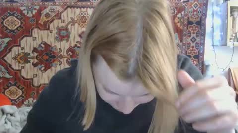 Snapshot of miss_elistia_ chatting on April 20, 11:02 am Elis online show from April 20, 11:02 am