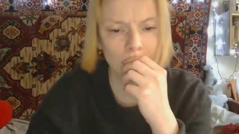 Snapshot of miss_elistia_ chatting on May 11, 10:43 am Elis online show from May 11, 10:43 am