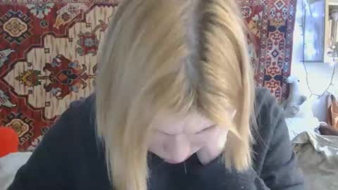 Snapshot of miss_elistia_ chatting on May 12, 11:07 am Elis online show from May 12, 11:07 am