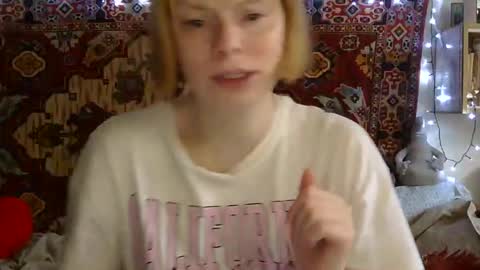 Snapshot of miss_elistia_ chatting on May 25, 11:27 am Elis online show from May 25, 11:27 am