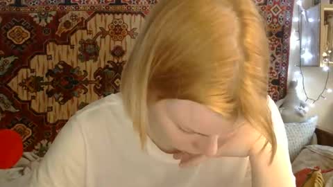 Snapshot of miss_elistia_ chatting on May 28, 11:18 am Elis online show from May 28, 11:18 am