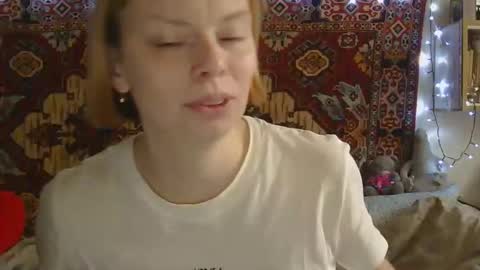 Snapshot of miss_elistia_ chatting on May 29, 10:57 am Elis online show from May 29, 10:57 am