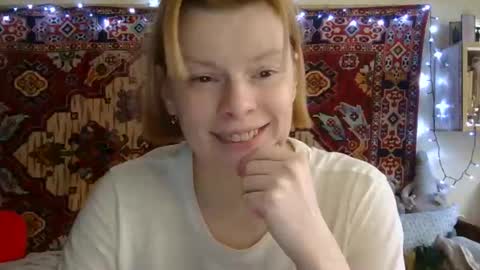 Snapshot of miss_elistia_ chatting on June 2, 10:50 am Elis online show from June 2, 10:50 am