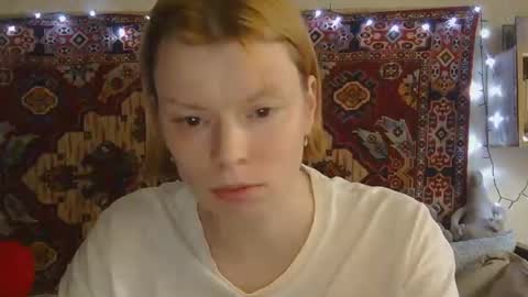 Snapshot of miss_elistia_ chatting on June 8, 11:10 am Elis online show from June 8, 11:10 am
