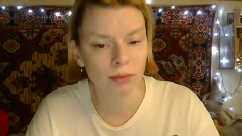 Snapshot of miss_elistia_ chatting on June 18, 11:14 am Elis online show from June 18, 11:14 am