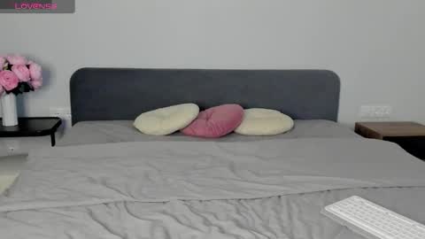 Emily online show from March 8, 7:39 pm