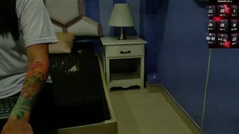 miss_evans_ online show from June 20, 2:47 am