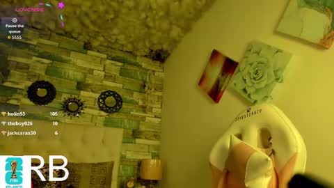 miss_evans_ online show from July 8, 7:57 am