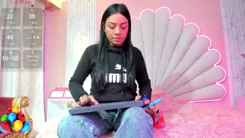 miss_evans_ online show from July 14, 1:17 pm