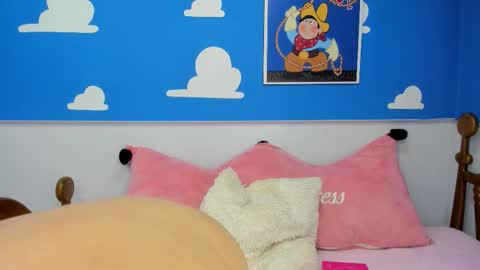 Snapshot of miss_evolet chatting on October 16, 11:00 am Evoleth online show from October 16, 11:00 am