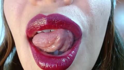 Miss Evoleth online show from February 18, 3:30 pm