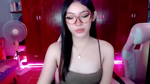 Snapshot of miss_hornydoll chatting on October 26, 10:25 pm miss_hornydoll online show from October 26, 10:25 pm