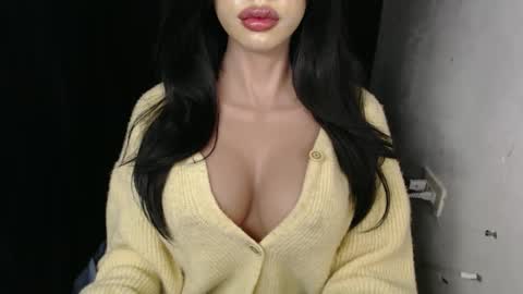 Lyn online show from February 21, 3:35 pm