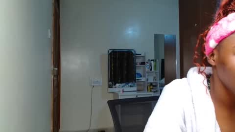 Miss Kiarrafit online show from December 3, 11:02 pm
